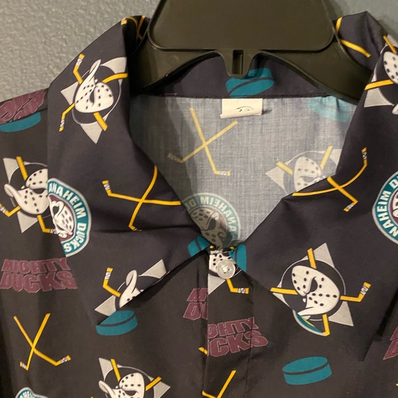 Anaheim Ducks XL button up short sleeve collared shirt. Limited edition - Picture 4 of 6